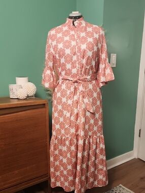 NEW W/ TAGS..Beulah Coral-Patterned Button Front Maxi Dress